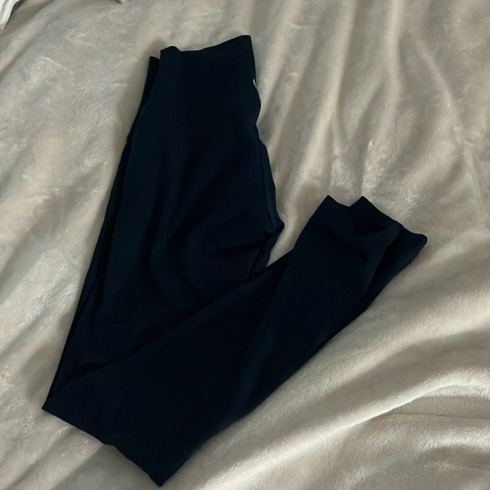 navy blue lululemon legging’s